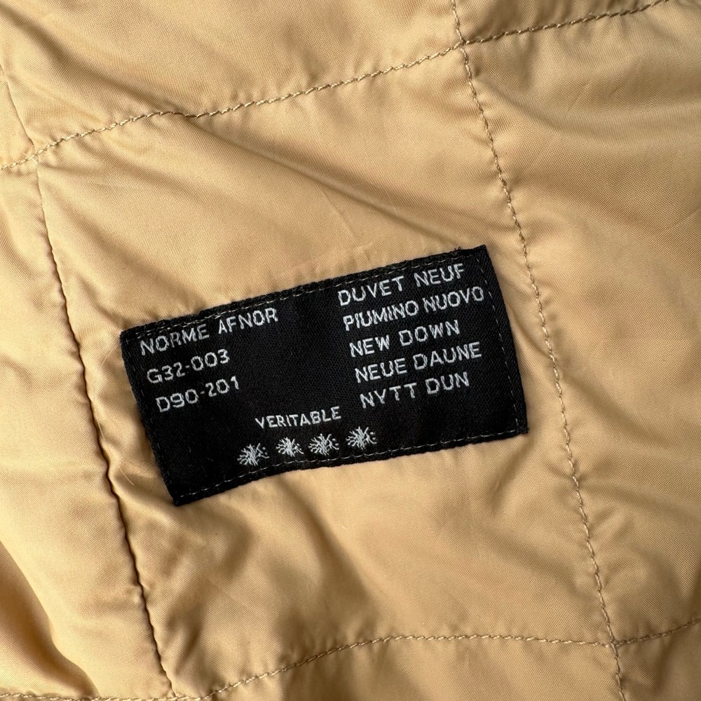 MONCLER Minimalist sleek puffer coat. - Picture 5 of 12